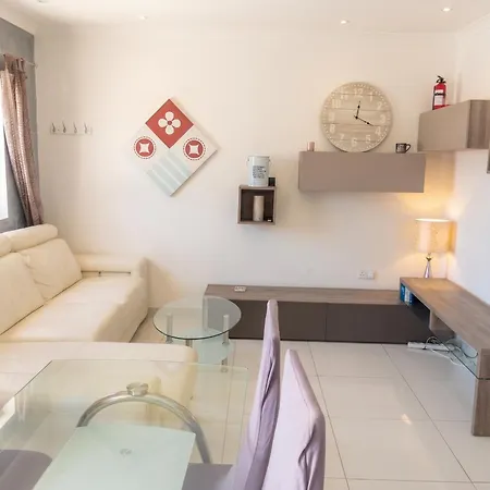 民宿 Modern In Prime Area For Beaches & Nightlife! -fast & Easy Self Check In -independent Access -no Family Sharing -private Bathroom - Pembroke Gardens Location