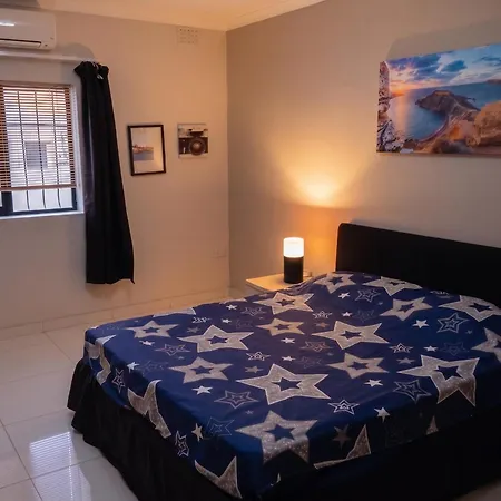 Modern In Prime Area For Beaches & Nightlife! -fast & Easy Self Check In -independent Access -no Family Sharing -private Bathroom - Pembroke Gardens Location