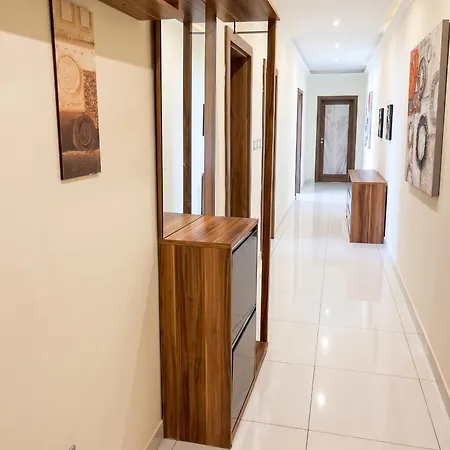 Modern In Prime Area For Beaches & Nightlife! -fast & Easy Self Check In -independent Access -no Family Sharing -private Bathroom - Pembroke Gardens Location 民宿 *