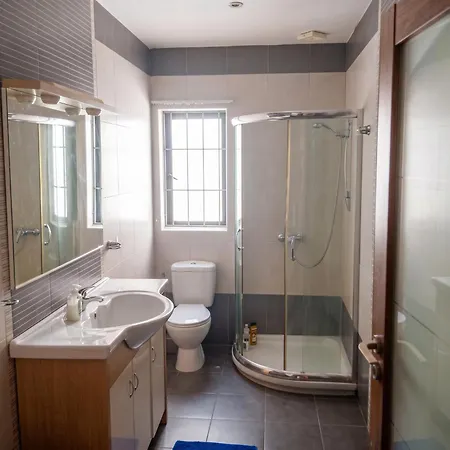 民宿 Modern In Prime Area For Beaches & Nightlife! -fast & Easy Self Check In -independent Access -no Family Sharing -private Bathroom - Pembroke Gardens Location